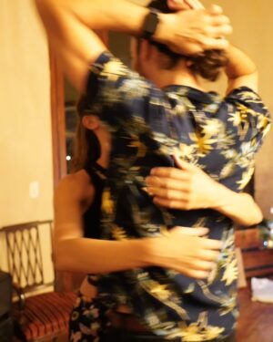 Clara Alonso Instagram - La mágia del reencuentro en familia. Por los que están, por los que ya no. Por mi familia y la de todos ustedes.

 Que tengan unas felices fiestas y gracias por un año más compartiendo y creciendo juntxs.