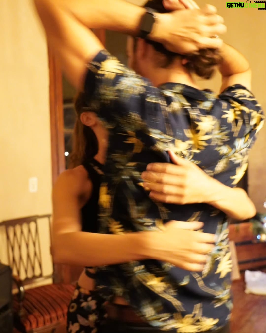 Clara Alonso - 14.8K Likes - La mágia del reencuentro en familia. Por los que están, por los que ya no. Por mi familia y la de todos ustedes.
Que tengan unas felices fiestas y gracias por un año más compartiendo y creciendo juntxs.