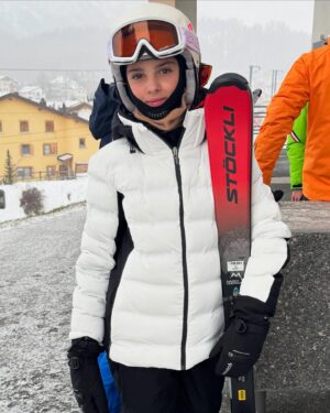 Claudia Galanti Instagram - Let it snow !!! 🫣☺️🏂. It’s  timeeeeee !!!