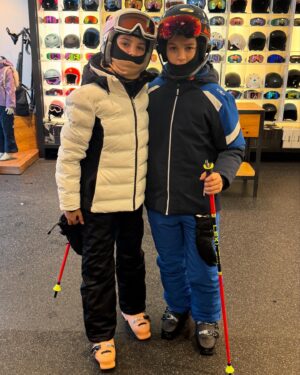 Claudia Galanti Instagram - Let it snow !!! 🫣☺️🏂. It’s  timeeeeee !!!