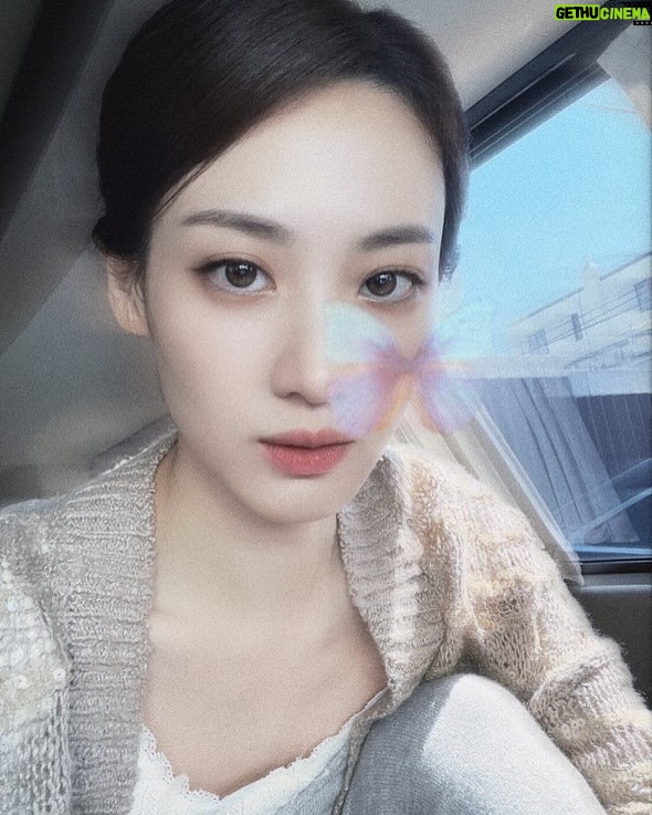 Claudia Kim - 42K Likes - 마에다랑
…동희??