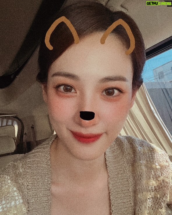 Claudia Kim - 42K Likes - 마에다랑
…동희??