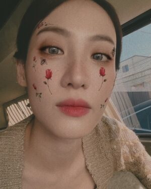 Claudia Kim Instagram - 마에다랑

…동희??