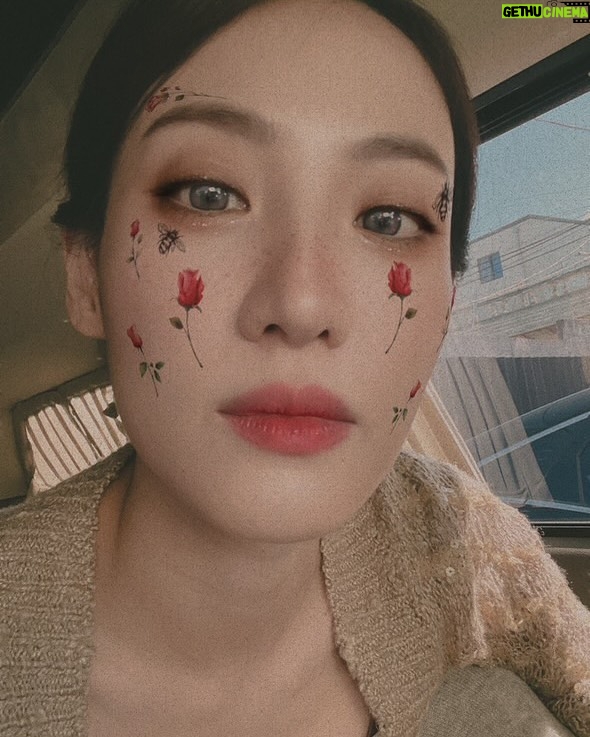 Claudia Kim - 42K Likes - 마에다랑
…동희??