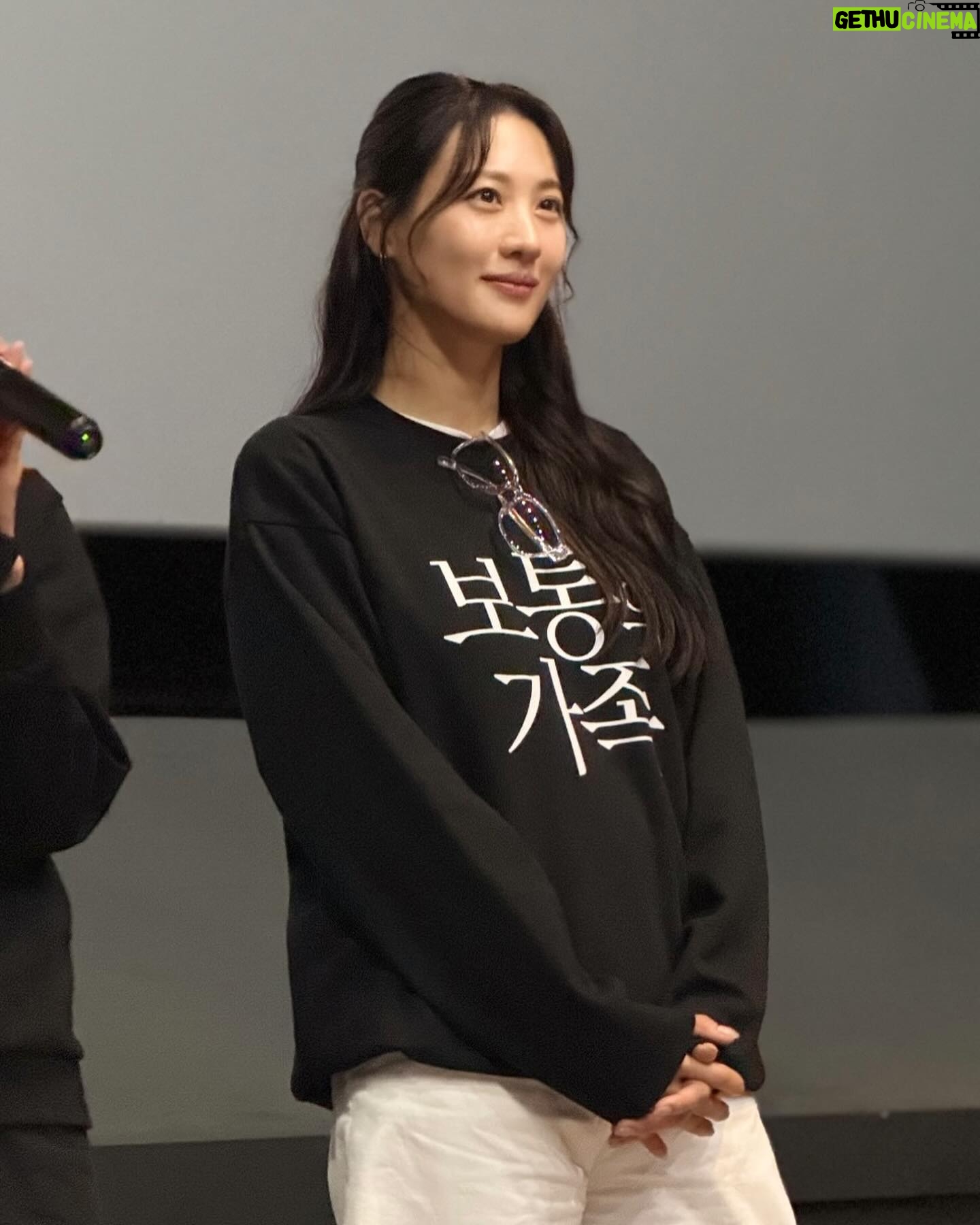 Claudia Kim - 36.1K Likes - 보통의 가족 보러
극장으로 오세요 🖤
이어지는 무대인사에서도 만나요!
#보통의가족 #ANormalFamily
@hivemedia_corp