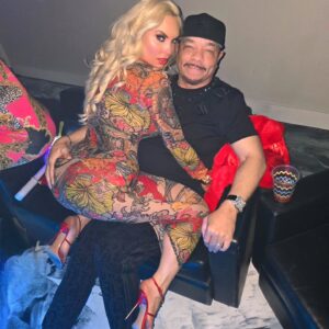 Coco Austin Instagram - Happy Anniversary to the love of my life ❤️🥂🎊🎆 MY heart MY soul MY everything! I love you 
#24yearsanniversary
#newyears2025