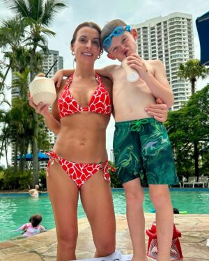 Coleen Rooney Instagram - Enjoying the hotel Pool post jungle!! ….Love my bikini @naia_beach @tessdaly ❤️