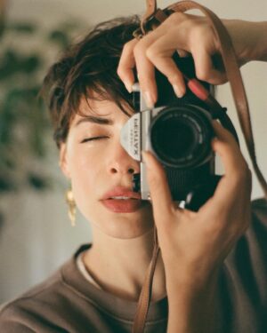 Conor Leslie Instagram - 🦦

35mm • kodak portra 400 film •