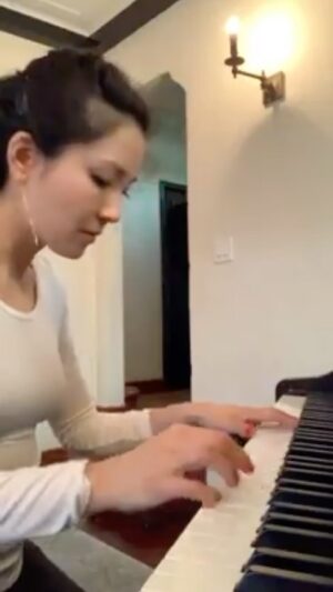 Constance Wu Instagram - Had to let go of my Steinway Grand when I permanently moved from LA to NYC. I miss it ( the piano, not LA ). It was my one big purchase/gift to myself after filming Crazy Rich Asians. Playing it was therapeutic. Maybe one day when the kids are grown and out of the house I will have space for a piano again! @steinwayandsons