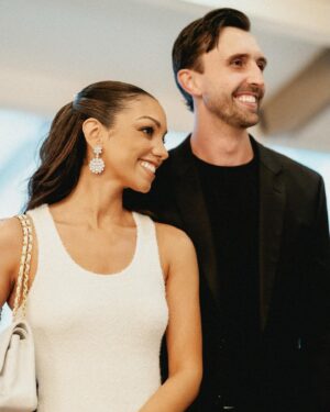 Corinne Foxx Instagram - the rehearsal 🤍 embraces, toasts & belly laughs 

photography: @victoriagoldphotography 
styling: @daniandemmastyle 
event: @gellerevents 
makeup: @marissa_tomaino 
hair: @marciahamiltonhair