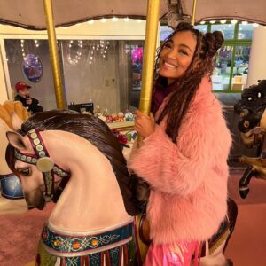 Crystal Kay Instagram - Happy New Year😚

明けましておめでとうございます🥰
大晦日はナガシマスパーランドでみんなと一緒にカウントダウンとライブでシメ、ライブで今年をスタート🎶

去年は色々とチャレンジな一年でした。イイ意味で！
２０２５年が何を学ばせてくれるのかが楽しみ💟
Excited for what this year will teach me 💞

いろんな所でみんなに会えるの楽しみにしてます❕
今年もよろしくお願いします✨

イイ一年にしようね✨