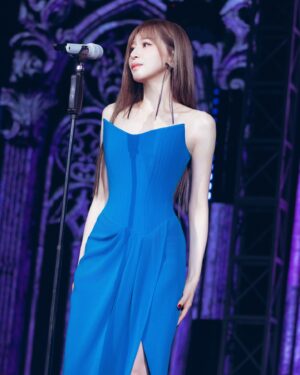 Cyndi Wang Instagram - 新年穿新衣💙

#sugarhigh貳點零世界巡迴演唱會 
#王心凌 #CyndiWang