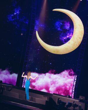 Cyndi Wang Instagram - 新年穿新衣💙

#sugarhigh貳點零世界巡迴演唱會 
#王心凌 #CyndiWang