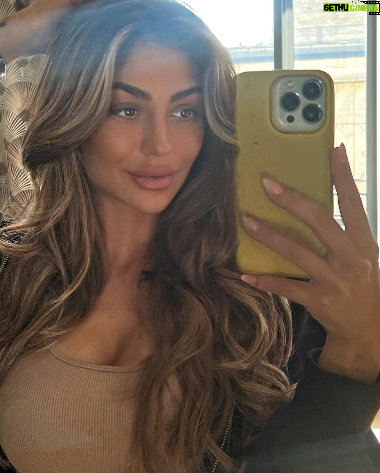 Cynthia Makhoul - 16.6K Likes - New Hair, New mindset⦠BrunetteGirl šš½āāļøš
Le meilleur coiffeur de tout Paris, je vous le dis ;) @chez_florent
Je voulais revenir Ć ma couleur naturelle mais sans forcĆ©ment dĆ©naturĆ© le blond que jāavais ou alors juste changer la nuance et il a gĆ©rer sa Ć la perfection ! Un gĆ©nie les filles š«£š
*Ceci nāest pas une collaboration, il est dans mes petit papiers, noter comme une grosse adresse š³