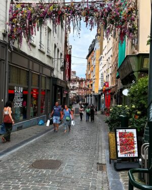 Daksha Nagarkar Instagram - POV: You catch me in Belgium, double-fisting fries and living my best life 🍟✌️
#dakshanagarkar #love #happy #belgium #brussels #europe #travelphotography #fries🍟 #country #european