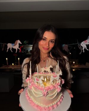 Daniela Calle Instagram - 28 y me siento tan tan afortunada y suertuda❤️🏹🥹 

Gracias gracias gracias🥹