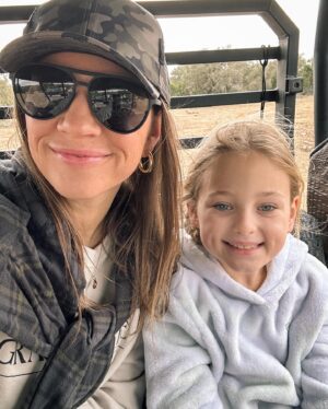 Danielle Busby Instagram - Mama’s girls 🥰 A few pics I’m loving with my girls over the weekend. #itsabuzzworld #ranchlife #busbyventures