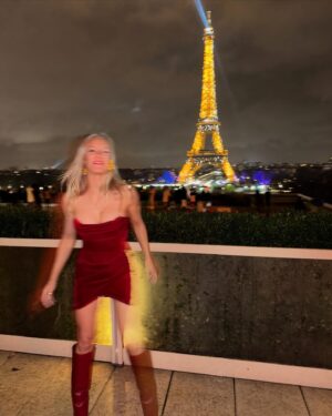Danielle Savre Instagram - Bonne nuit Paris ✨