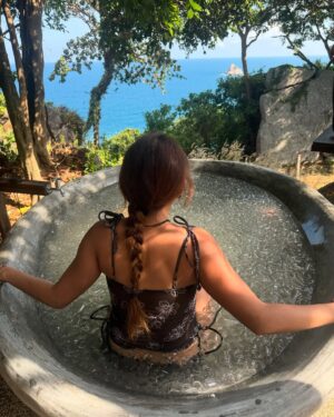 Danupha Khanatheerakul Instagram - ทะเล ศิลปะ ชีวิต
My first solo trip ever, and I’m already looking for the next one :) Cuz something always happens, and anything can happen. Know yourself best and only then can you truly explore the world so Why complicate your life? 

Love, Minnie 

25/3/2024