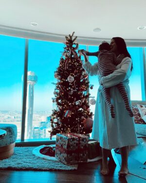 Dawn McCoy Instagram - And to all a good night.🎄❤️

📍: The Santa Suite at @omnidallas 🎅🏼