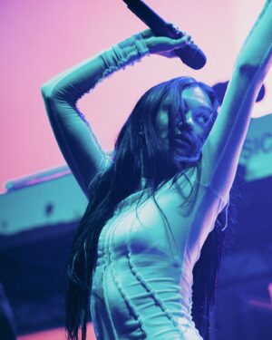 Daya Instagram - 3 cities in 3 days and my first time everrrr performing in Australia 🥵🇦🇺☀️ what a whirlwind of a weekend, thx for having me @palmtreefestival & thanks everyone for coming out early each night to watch, y’all really showed up and it made me so happy <33 pics from night 1 in Sydney & more to come :0