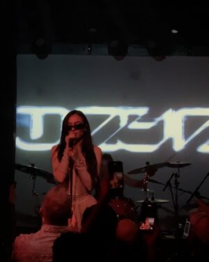 Daya Instagram - LA thank you for coming out last week for my first headlining show here in yeaaars. It felt like such a homecoming seeing u sing all the words to songs old and new <333 Felt like a new beginning in so many ways. Many thanks to my awesome band & crew who helped me put it all together ❣️ More to come soon xo

Custom look by @katebroadrick styled by @tabitharsanchez 
HMU by @aiidrii
Visuals by @loutandon
Band: @danimcginley @naaattynatty @seevaldrum 
FOH / TM by @peaveysound