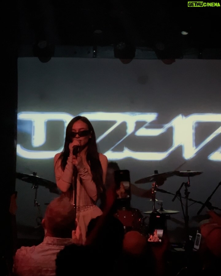 Daya - 3.7K Likes - LA thank you for coming out last week for my first headlining show here in yeaaars. It felt like such a homecoming seeing u sing all the words to songs old and new <333 Felt like a new beginning in so many ways. Many thanks to my awesome band & crew who helped me put it all together ❣️ More to come soon xo
Custom look by @katebroadrick styled by @tabitharsanchez
HMU by @aiidrii
Visuals by @loutandon
Band: @danimcginley @naaattynatty @seevaldrum
FOH / TM by @peaveysound