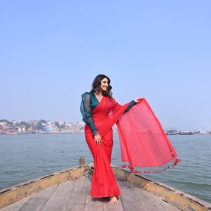 Debjani Deghuria Instagram - 🫰❤️🛶 Grateful for this serene morning experience on the Ganges...A morning to remember: boating on the Ganges, Starting the day with divine vibes Har Har Gange ... 🫰🛶
 

Wearing @suta_bombay
 #GangaGhats #Banaras" 
 #BanarasDiaries #GangaGhats" 
#Debjani #debjanideghuria
#ActressLife #actressspirituality #journey #GangaGhats #Gratitude"