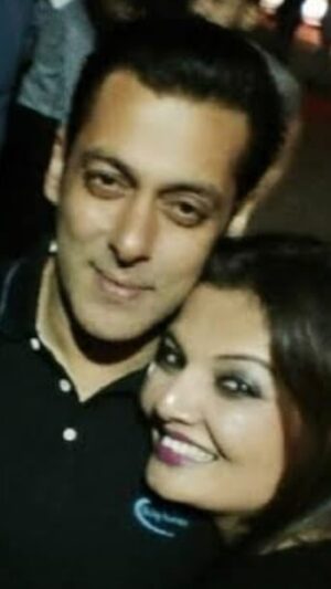 Deepshikha Nagpal Instagram - Happy birthday to rockstar and angel in my life @beingsalmankhan  stay blessed , keep shining. Love you .
.
.
#happybirthday #salmankhan #loveyou #stayblessed #keepsmiling