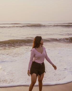 Deepthi Sunaina Instagram - Serenity looks good on me❤️👀 
#deepthisunaina 

 📸 : @_parthiban_parames_