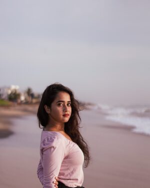 Deepthi Sunaina Instagram - Serenity looks good on me❤️👀 
#deepthisunaina 

 📸 : @_parthiban_parames_