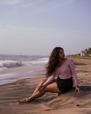 Deepthi Sunaina Instagram - Serenity looks good on me❤️👀 
#deepthisunaina 

 📸 : @_parthiban_parames_