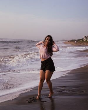 Deepthi Sunaina Instagram - Serenity looks good on me❤️👀 
#deepthisunaina 

 📸 : @_parthiban_parames_