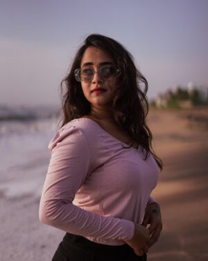 Deepthi Sunaina Instagram - Serenity looks good on me❤️👀 
#deepthisunaina 

 📸 : @_parthiban_parames_