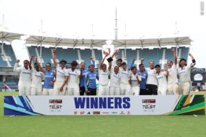 Deepti Sharma Instagram - C.H.A.M.P.I.O.N.S🏆🇮🇳

#testcricket #INDvsSA #indiancricketteam🇮🇳 #womenscricket #DS6
