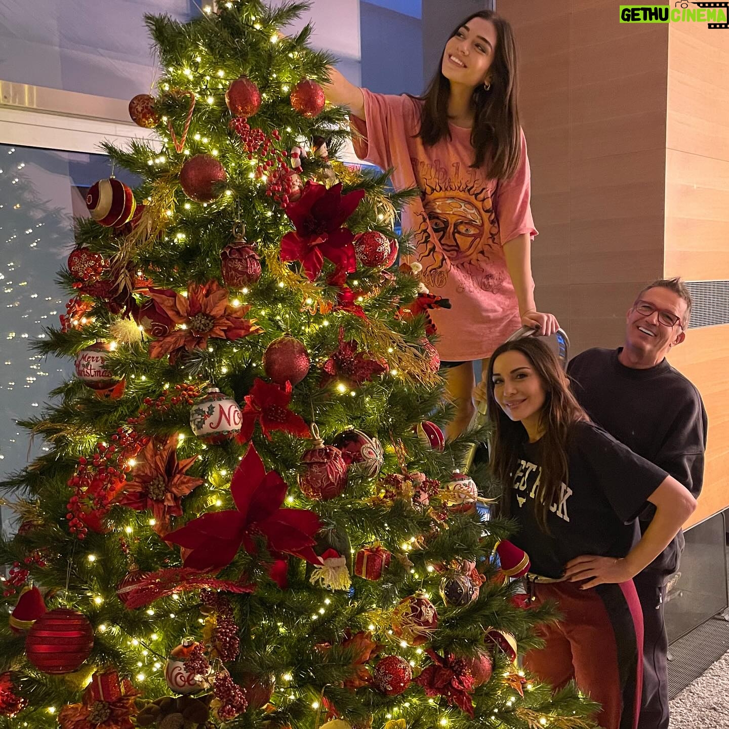 Despina Vandi - 39.1K Likes - Και του χρονου με υγεία παιδιά!!!
#christmas #family #hapiness #christmastree
