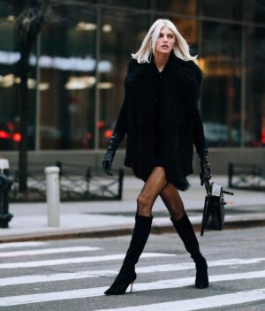 Devon Windsor Instagram - 2024 was one for the books! I entered my 30’s, which to my surprise, I was more excited for than not excited for 🤣 My girls turned 3 and 1 years old! I traveled the world, and made so many beautiful memories with my family and friends 🩷 I am grateful for all of these moments ✨✨ Here’s to 2025!