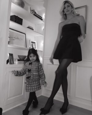 Devon Windsor Instagram - All I want for Christmas…