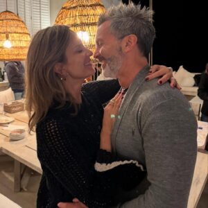 Diana Bolocco Instagram - Bienvenido 2025. 365 nuevas oportunidades para cumplir los sueños ❤️❤️❤️❤️❤️