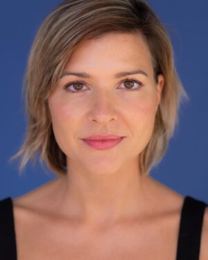 Diana Nicolau Instagram - On board 😏 @rafaelbolotaactors 

📷 @monteirotomas 🙌🏻

#headshots #actress