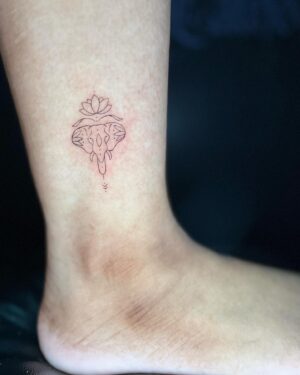 Dimple Hayathi Instagram - This how I communicate with my soul animals .. elephants and paws are my thing and when friends that god sent when left all dark in the streets this is how I was left to bloom to seek what I love . ❤️ 🐘 🐾 🐶 👧 🧳 #dimplehayathi #dimplehyati  got inked first time 🥰🧸🤓. #krabi #thailand #elephant