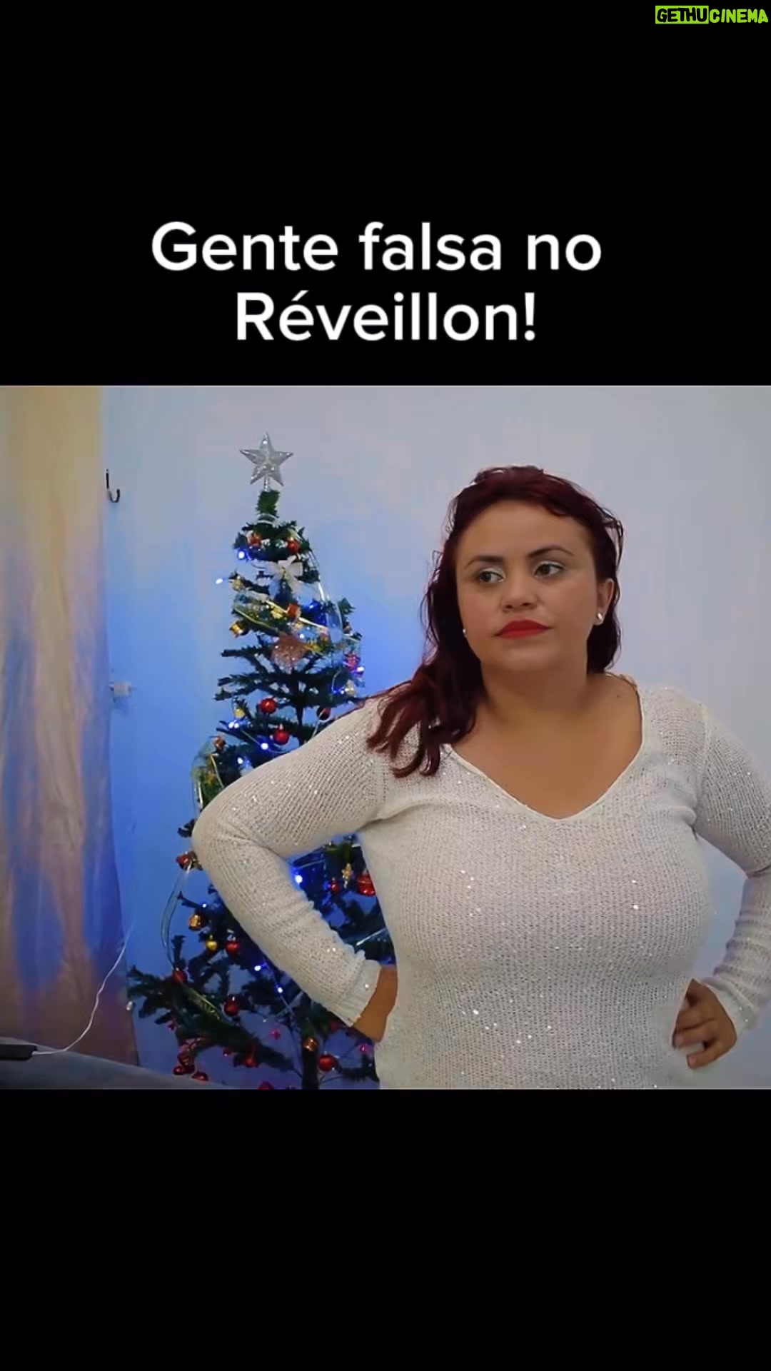 Dinah Moraes - 46.3K Likes - RƩveillon! #humor