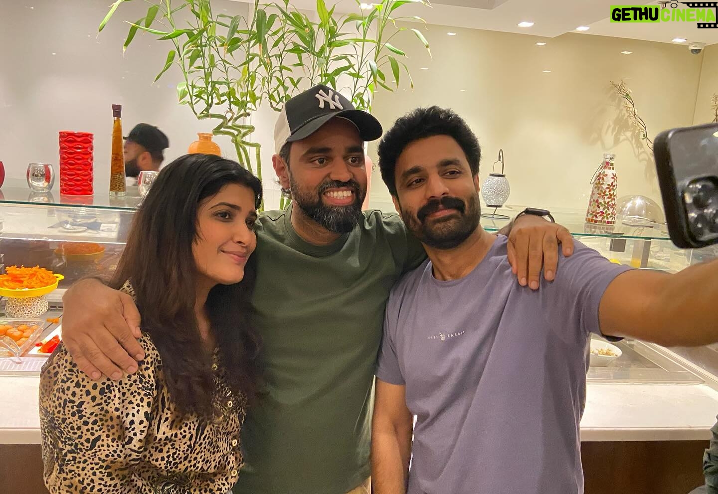 Divya Prabha - 19.7K Likes - Wrapping up 2024 with an incredible experience! I had the privilege of working with such a coolest team , and We completed the entire film in just 32 days! Every single day was filled with great food, amazing tea, and even better vibes.
@thamarkv the film maker , he treated cinema and food with equal love and care, making this journey even more unforgettable😬🤪 🥗☕️😍(100 times same song paaadi thannu Njagale okke boradipikkaathe iruthiyathinu special thanks 🤩 )
Also, I was the only woman on this set, but they never made me feel like that… Truly one of the coolest teams I have ever worked with! ☺️
Thank you each and every one
especially the ONE&ONLY @asifali 💫
and @deepakparambol for being amazing Co -actors ❤️
@swathi.das.prabhu Prabho!!! Angaaraanu 🎶❤️
& @prasanthpalex @_remya.suresh_ 😍
Our dop @aeyaz creative director @i.am.hashim favourite sound man @lvvaisakh Editer @iamfaasi
@ajithvinayakafilms @actionfilmzrentals @sudheeshkscaria @ranjith_karunakaran @sarathkumar2222 @sid_han007 @chicku25 @ved_unshiv etc etc
Waiting for the magic @govind__vasantha_ @anvarali113 🎶🎵🎼
A special shoutout to the child artist orhaan @kiddies_scoop in this film his extraordinary talent, patience, and passion left us all speechless. 😘
#intheaters2025 #verysoon