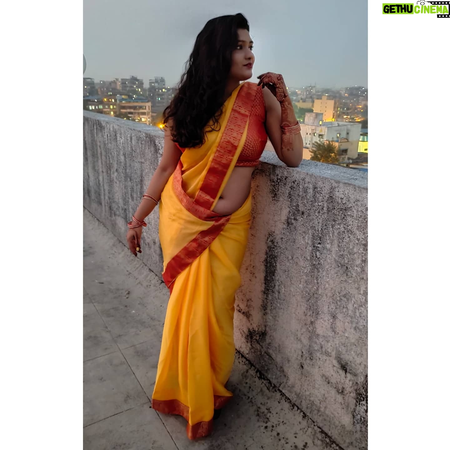 Divya Saurabh Kedar - 5.5K Likes - A Happy karwachaut to the one who's taking this picture ā¤ļø
.
.
.
Saree by @tjroksoo7
.
#karwachauth #karwachauthspecial