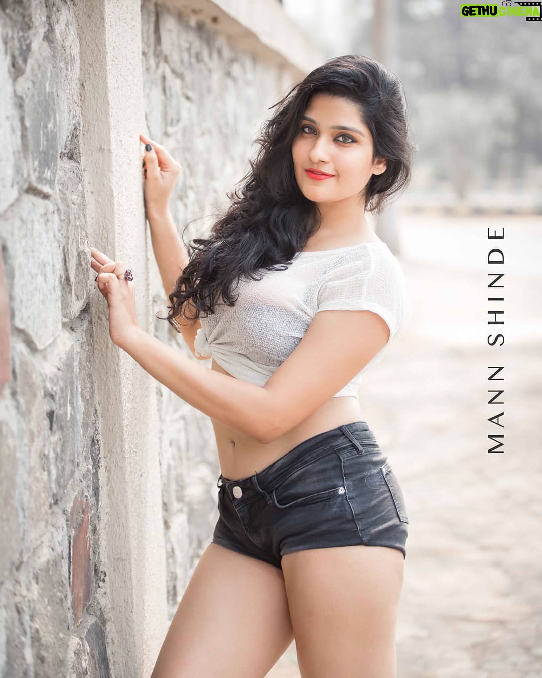 Divya Saurabh Kedar - 3.5K Likes - Being glamorous is about strength and confidence. It's black & white , colourful and dramatic . You gotta be strong
.
Thanx for this amazing picture šø- @mannshindephotography .
.
#shoot #portraitphotography #jj_emotional #jj_vscomextures #vsco #vscomood #rsa_portraits #rsa_mystery #discoverportrait #portraiture #photooftheday #portraitmood #resourcemag #agameofportrait #portraitpage #photoshoot #supermodel #fashion #fashiongram #curvesaresexy #sexy #canon #chasinglight #ig_portrait #thephotosociety #portraitphotoawards #portrait_vision_