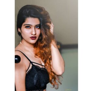 Divya Saurabh Kedar Instagram - No guts no glory ,
No legend no story.
.
Picture by @futowala_ .
.
#portraits #portrait #portraits_ig #pixel_ig #portraiture #expofilm3k #portrait_perfection #portraitstyles_gf #snowisblack #portraits_universe #featurepalette #bleachmyfilm #portraitmood #featurepalette  #rsa_portraits #makeportraits #profile_vision #top_portraits #life_portraits #postthepeople #quietthechaos #2instagood #way2ill #justgoshoot #artofvisuals #l0tsabraids #ftwotw #igPodium_portraits #ftmedd
