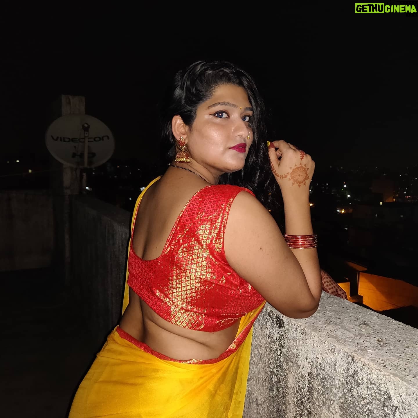Divya Saurabh Kedar - 5.5K Likes - A Happy karwachaut to the one who's taking this picture ā¤ļø
.
.
.
Saree by @tjroksoo7
.
#karwachauth #karwachauthspecial
