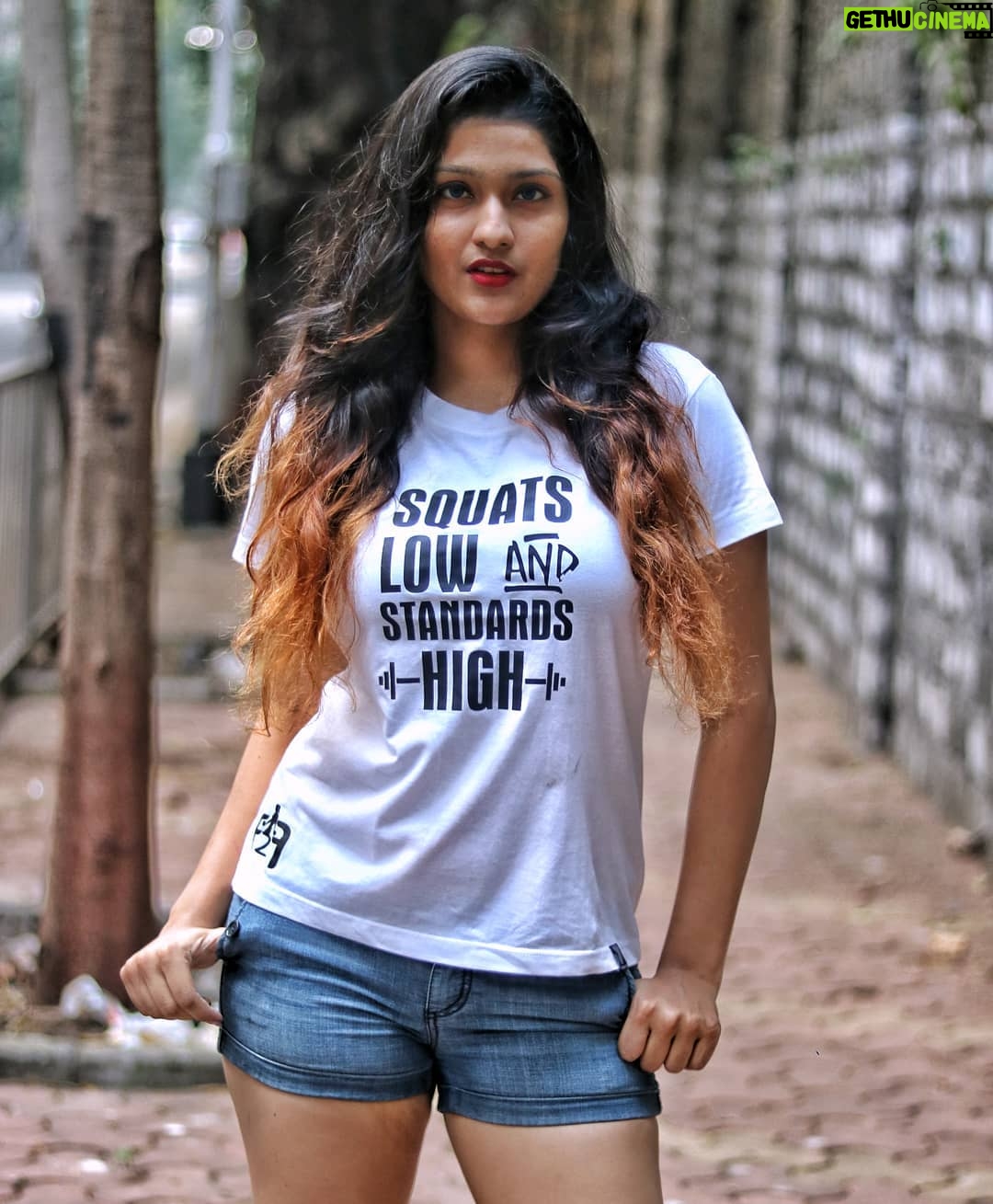 Divya Saurabh Kedar - 4K Likes - Life is a party,
Dress like it.
.
Picture by @krazy_karry .
Tshirt @roundneck.in