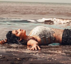 Divya Saurabh Kedar Instagram - High tides and good vibes!
.
.
Awesome picture Shot by @krazy_karry .
.
.
Retouched by @ravi_.editography .
.
.
#portraits #portrait #portraits_ig #pixel_ig #portraiture #expofilm3k #portrait_perfection #portraitstyles_gf #snowisblack #portraits_universe #featurepalette #bleachmyfilm #portraitmood #featurepalette  #rsa_portraits #beach #beachbody #top_portraits #life_portraits #postthepeople #quietthechaos #sunkissed#beachwear #beachclub #artofvisuals #l0tsabraids #ftwotw #igPodium_portraits #ftmedd