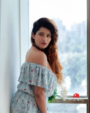 Divya Saurabh Kedar Instagram - Set goals that Scare you & Excite you at the same time.
.
.
Pc @jakshphotography . .
MUA @makeupandhairbypriyankagianani
.
.
@mannshindephotography  workshop.
.
.
#portraits #portrait #portraits_ig #pixel_ig #portraiture #expofilm3k #portrait_perfection #portraitstyles_gf #snowisblack #portraits_universe #featurepalette #bleachmyfilm #portraitmood #featurepalette  #rsa_portraits #makeportraits #profile_vision #top_portraits #life_portraits #postthepeople #quietthechaos #2instagood #way2ill #justgoshoot #artofvisuals #l0tsabraids #ftwotw #igPodium_portraits #ftmedd